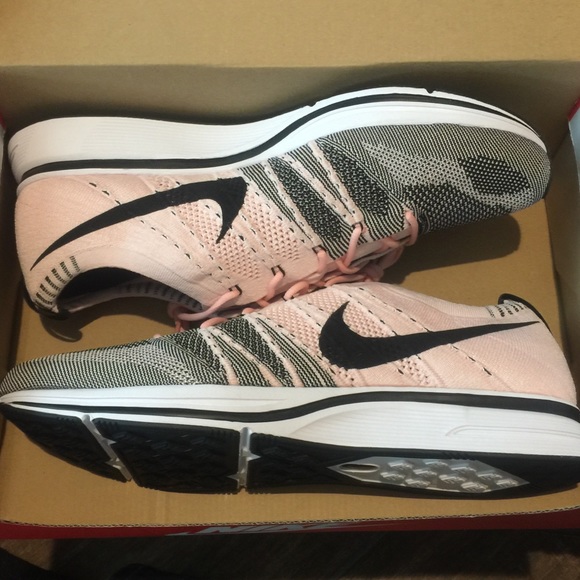 nike flyknit trainer size 13